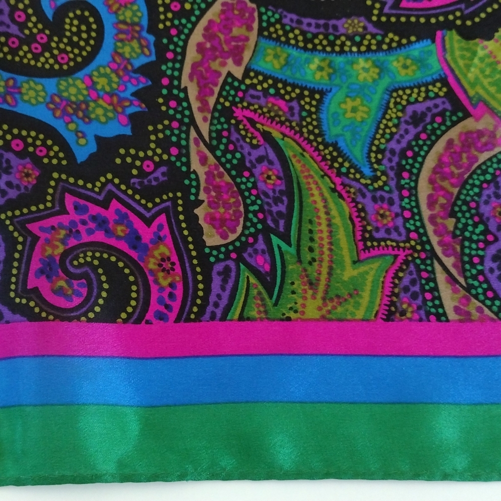 Honey paisley silk scarf - Picture 9 of 11